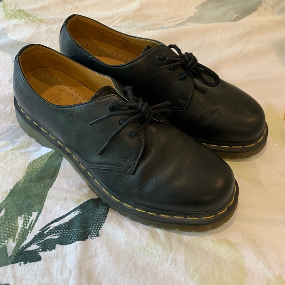 Dr Martens like new shoes - Picture 2 of 8